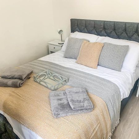 The Rosebery Retreat By The Castle 1-Bed Apartment อินเวอร์เนส ภายนอก รูปภาพ